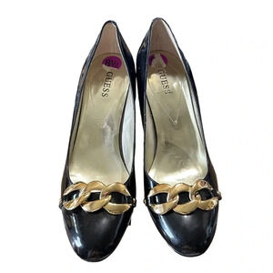 GUESS Patent Leather Pumps with Gold chain detail size 8.5